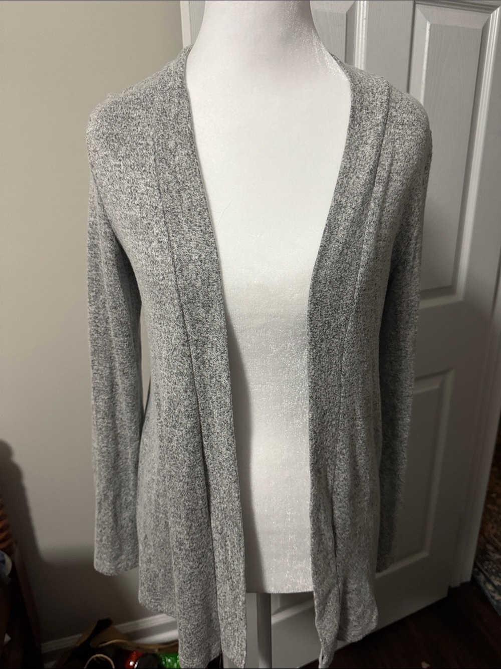 Market & Spruce Light Gray Open-Front Cardigan